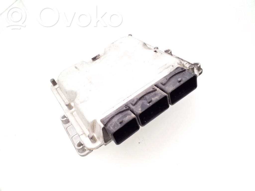 Opel Vivaro Engine control unit/module 