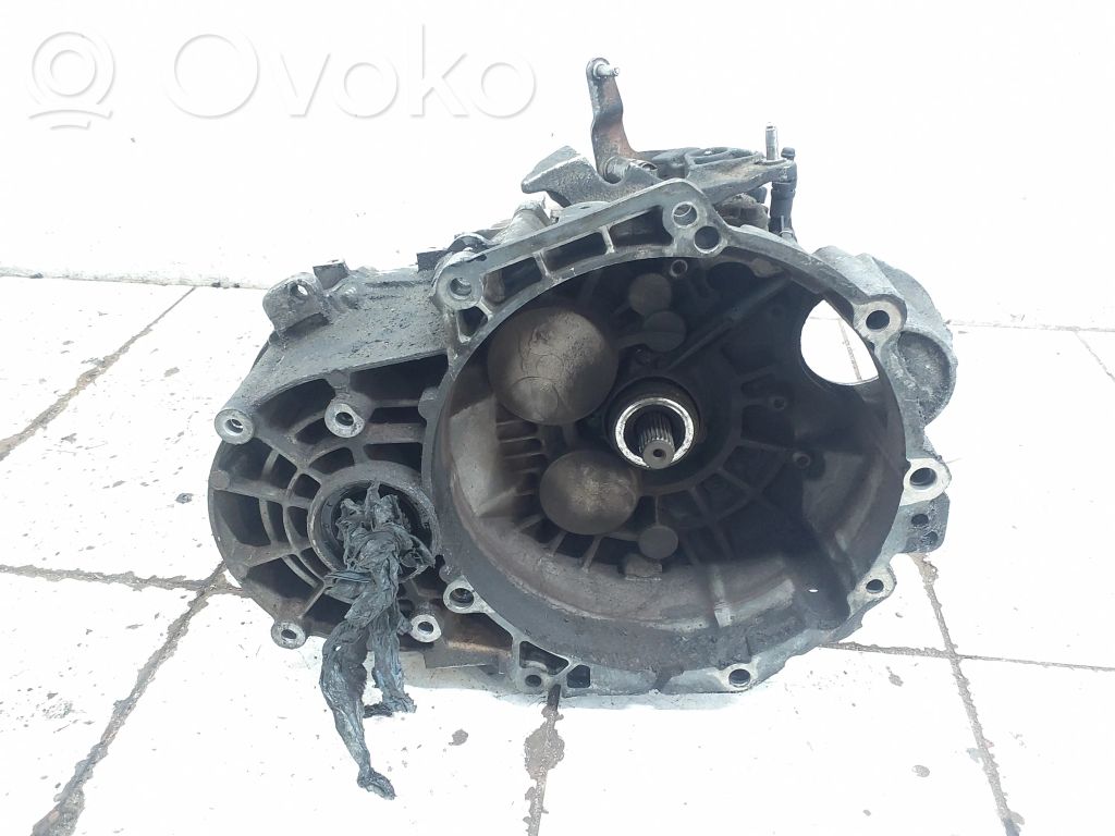 Volkswagen PASSAT B6 Cutie viteze manuală cu 6 trepte 