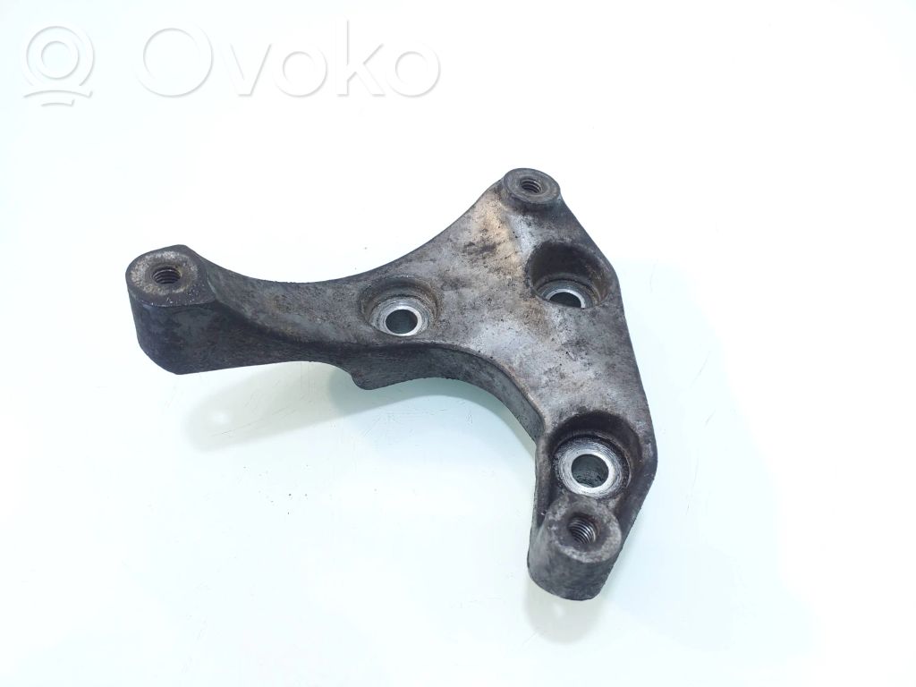 Opel Astra H Engine mounting bracket