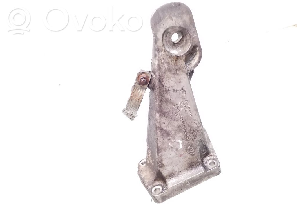 BMW 5 E60 E61 Engine mounting bracket 