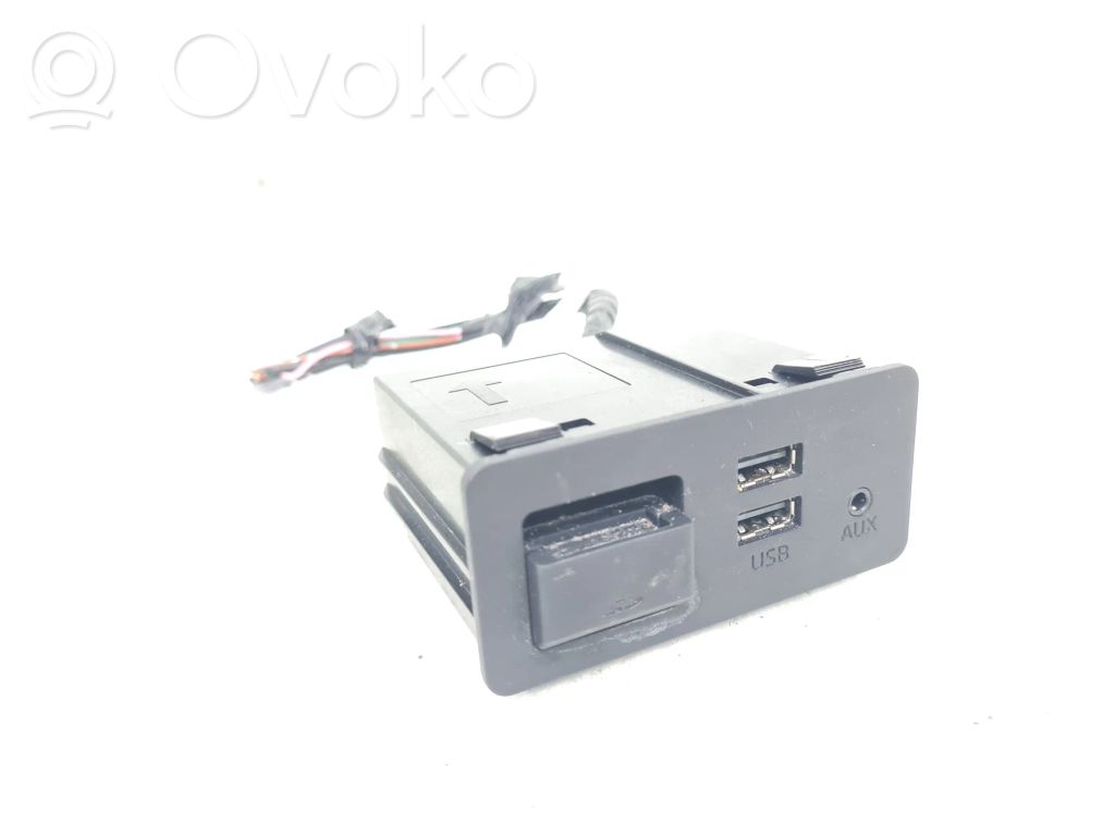 Mazda CX-3 USB socket connector 