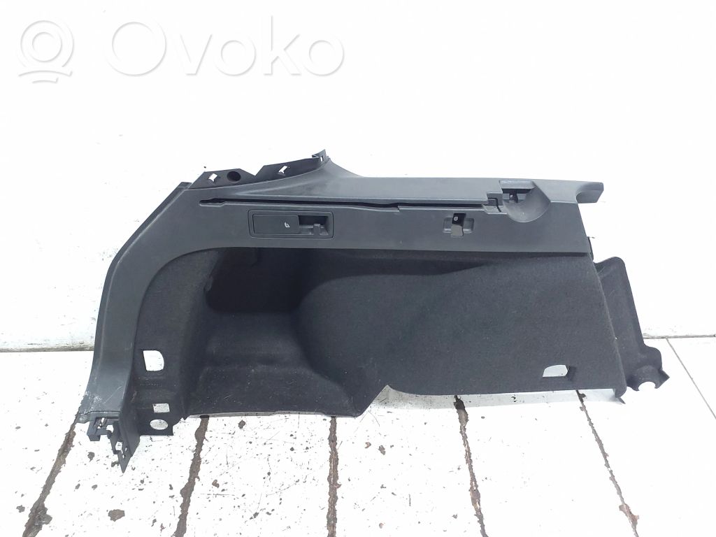 Volkswagen PASSAT B8 Boczek / Tapicerka / bagażnika 