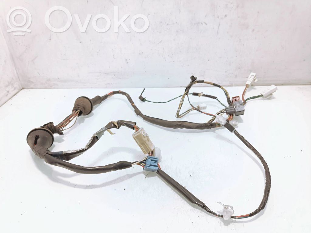Toyota Corolla E120 E130 Cableado de puerta delantera 
