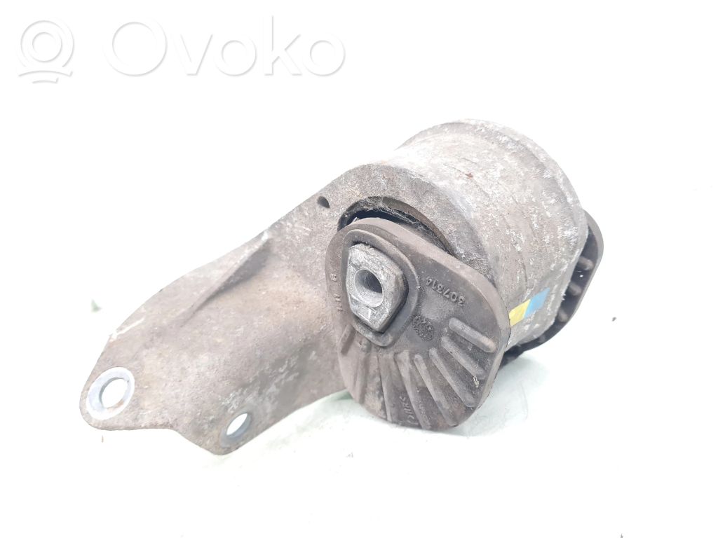 Land Rover Freelander Engine mount bracket 