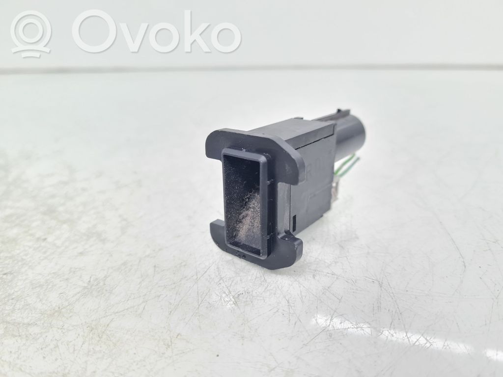 Interior temperature sensor   RD15