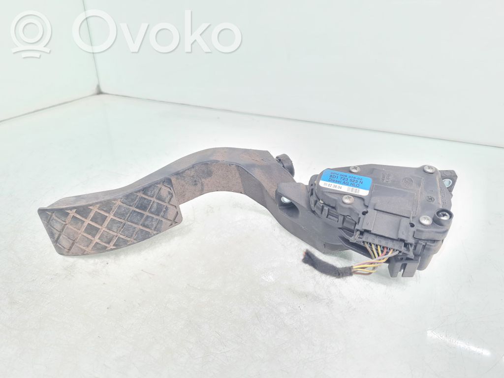 Volkswagen PASSAT B5.5 Pedale dell’acceleratore 