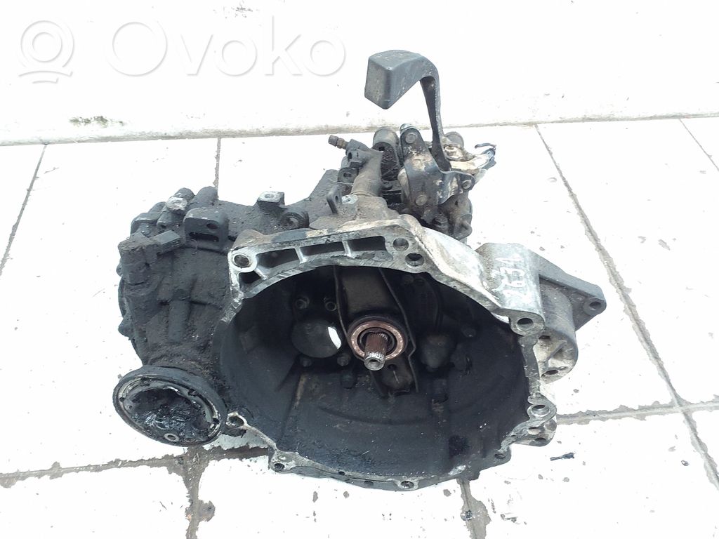 Volkswagen Golf IV Cutie viteze manuală cu 5 trepte