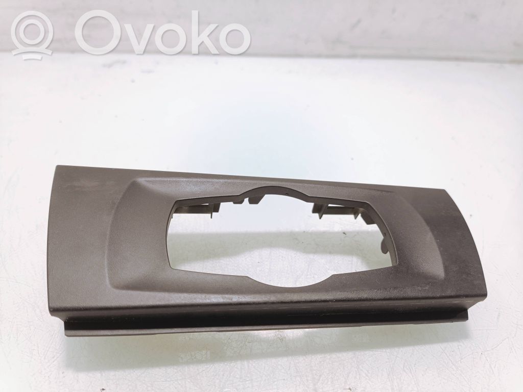 BMW 3 E90 E91 Cita veida paneļa detaļa 