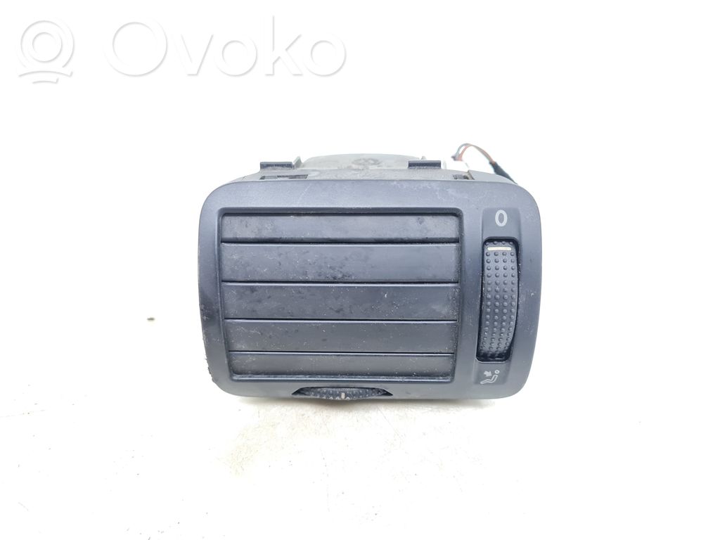 Volkswagen PASSAT B5 Grilă ventilație/ramă laterală bord 