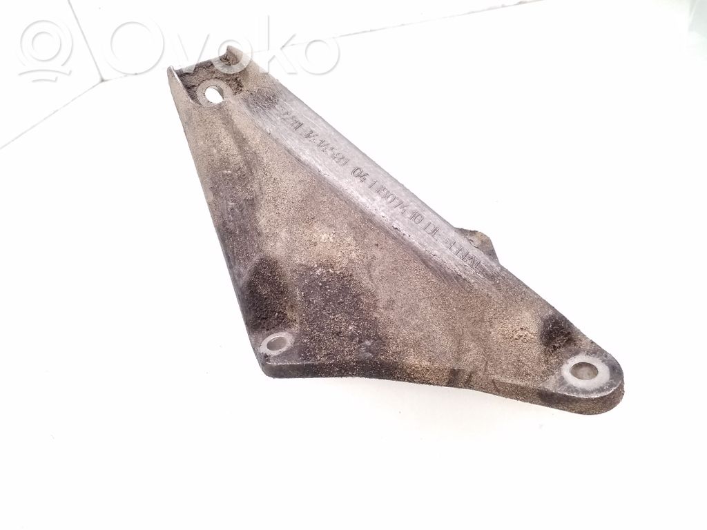 BMW X3 E83 Engine mounting bracket 