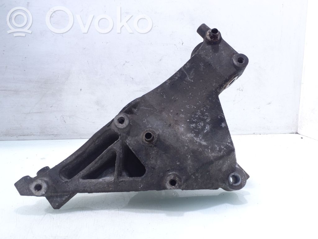 Fiat Linea Engine mounting bracket 