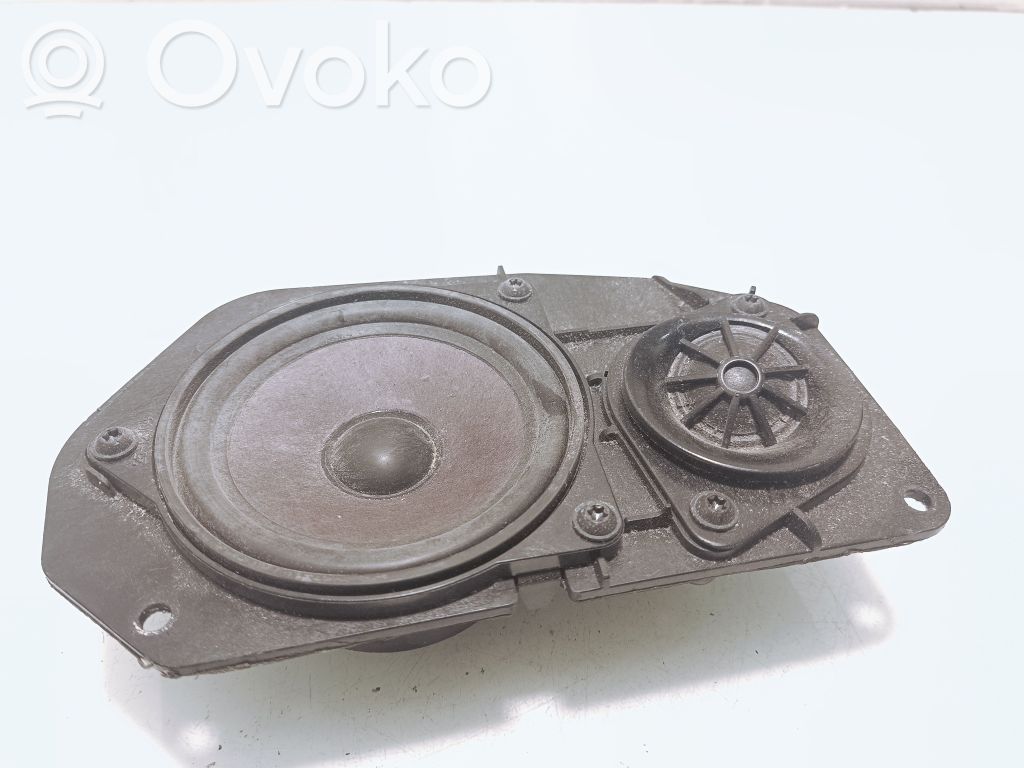 Enceinte de plage arrière   6934422