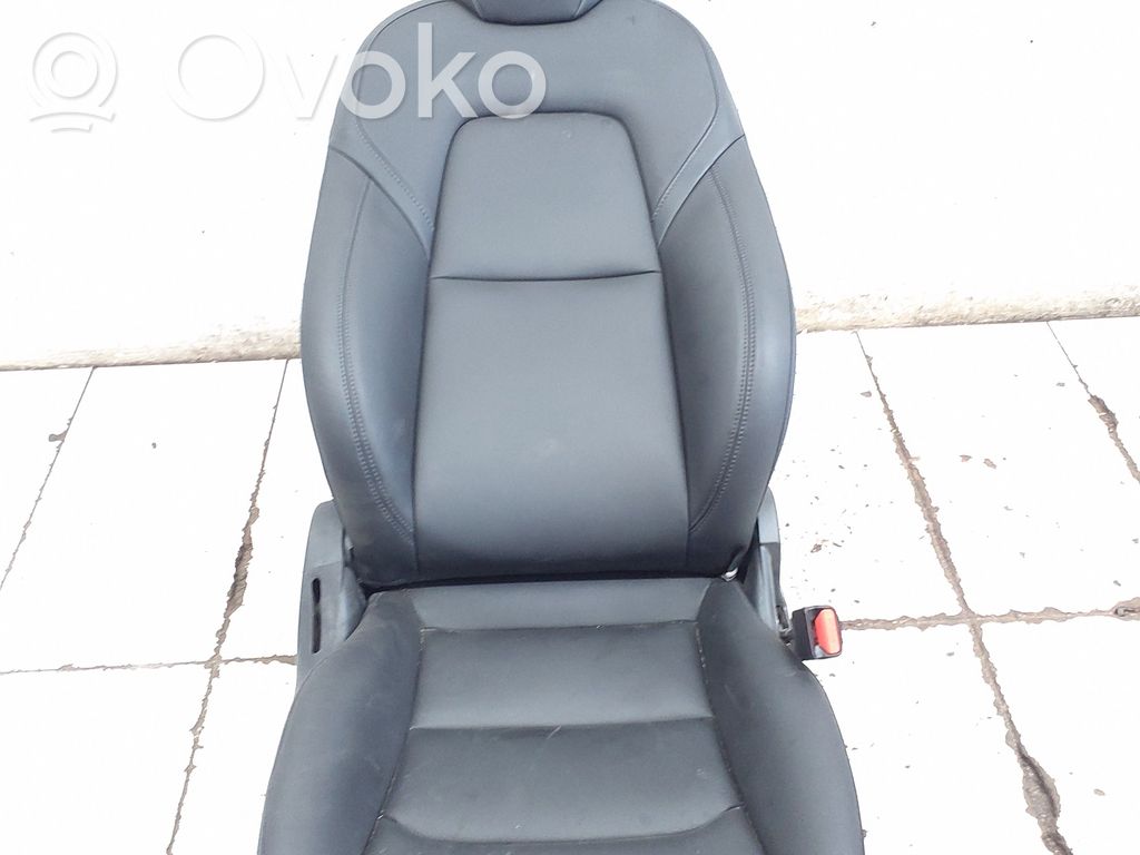 Tesla Model Y Etumatkustajan istuin 