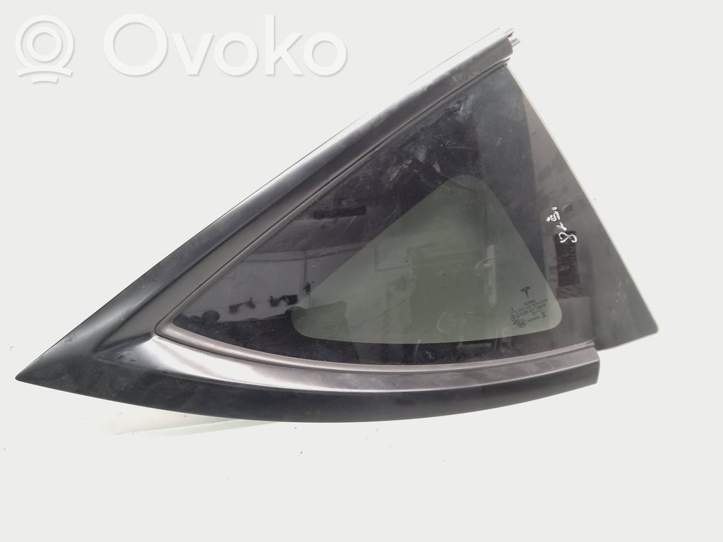 Tesla Model Y Rear side window 