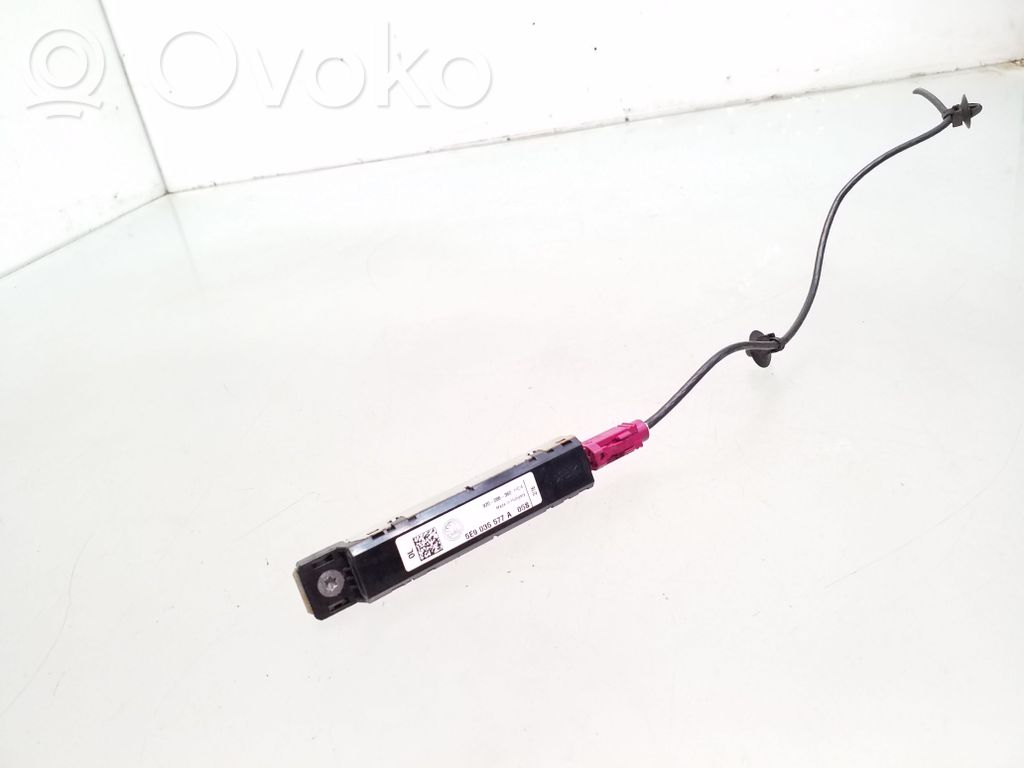 Pystyantennivahvistin   5E9035577A