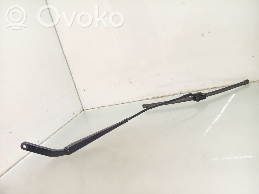 BMW X5 E70 Front wiper blade arm 