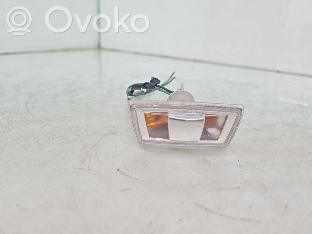 Opel Corsa D Etupuskurin suuntavilkku 