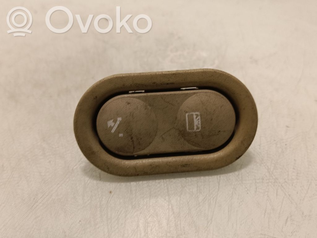 Inne przełączniki i przyciski   03932505