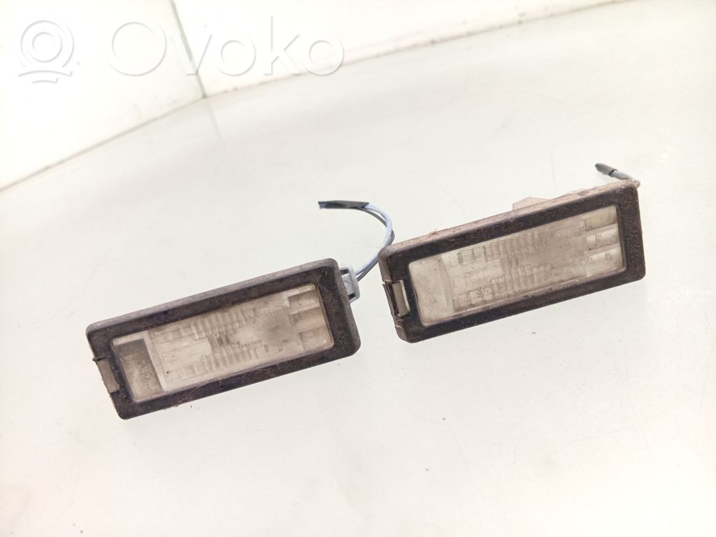 Renault Espace -  Grand espace IV Lampa oświetlenia tylnej tablicy rejestracyjnej 