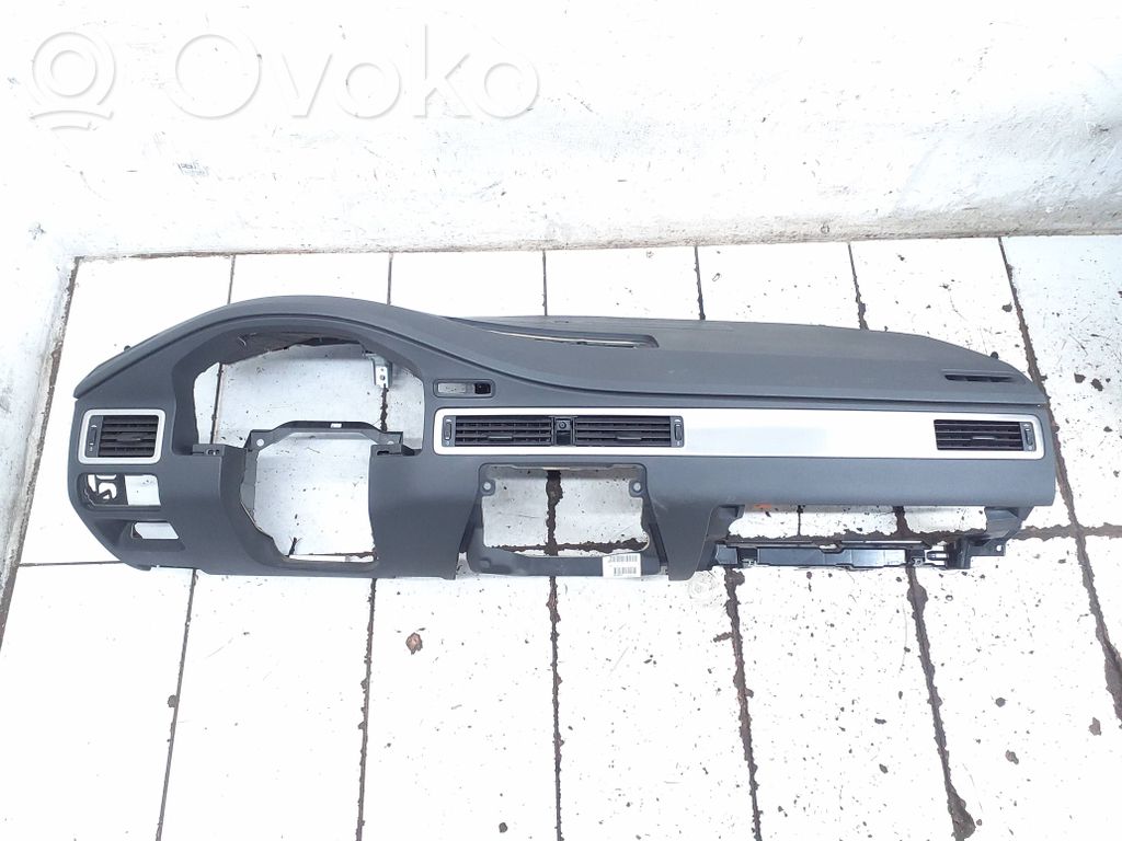 Volvo V70 Panelis 