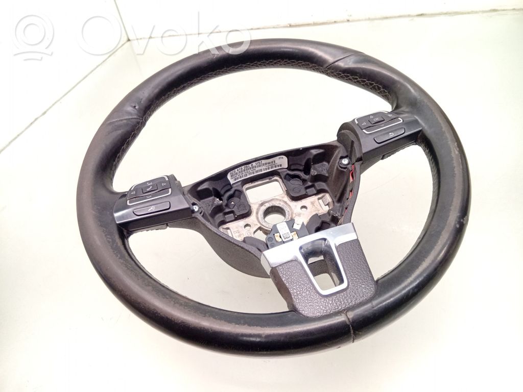 Volkswagen Golf VI Steering wheel 
