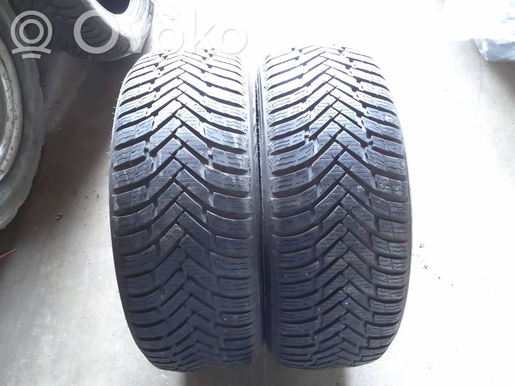 Volkswagen Golf II Neumático de invierno R16 