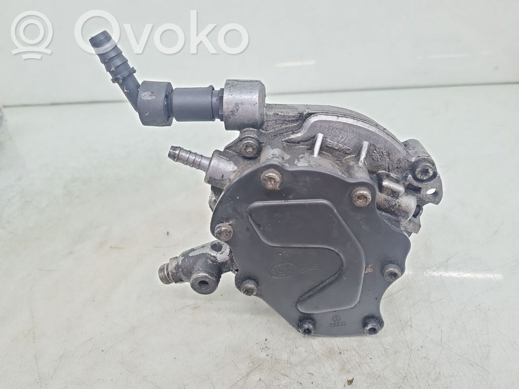 Volkswagen Touareg I Bomba de vacío