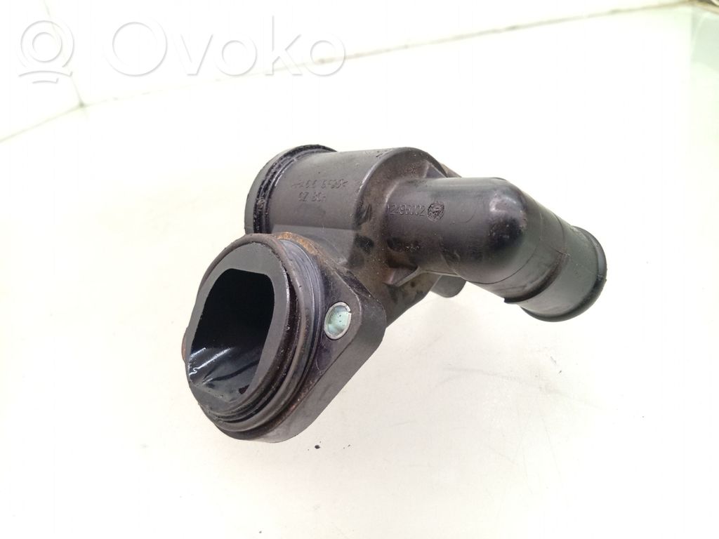 Audi A4 S4 B7 8E 8H Carcasa del termostato 