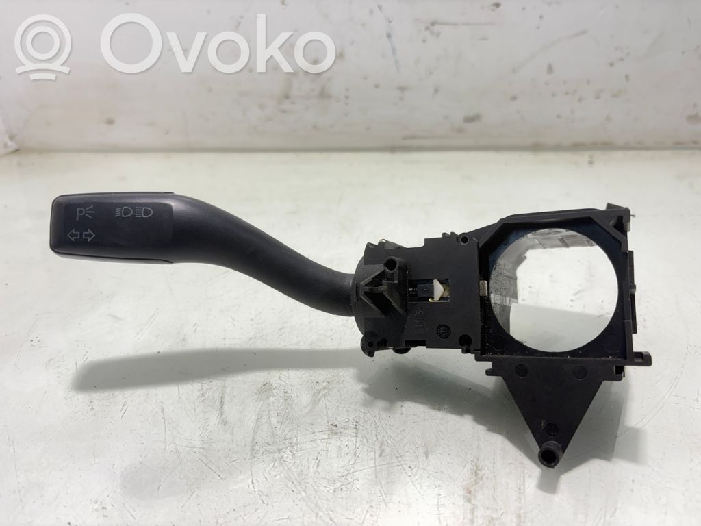 Audi A4 S4 B6 8E 8H Indicator stalk