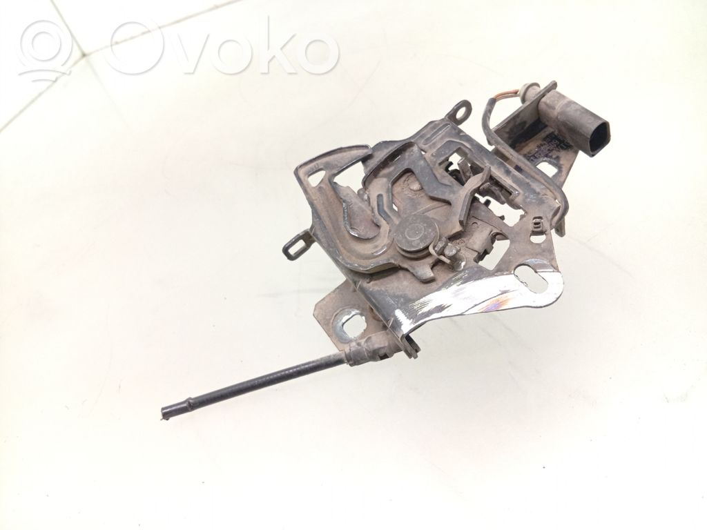 Volkswagen PASSAT B5.5 Serrure de capot 