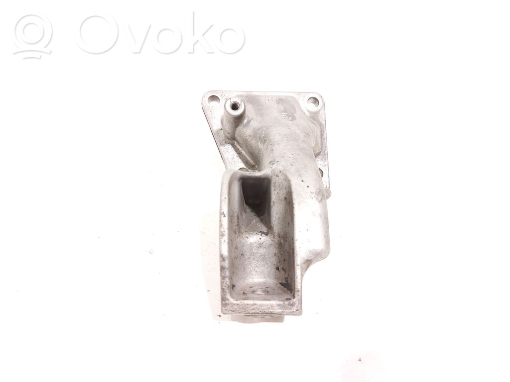 Engine mounting bracket   2211675948701