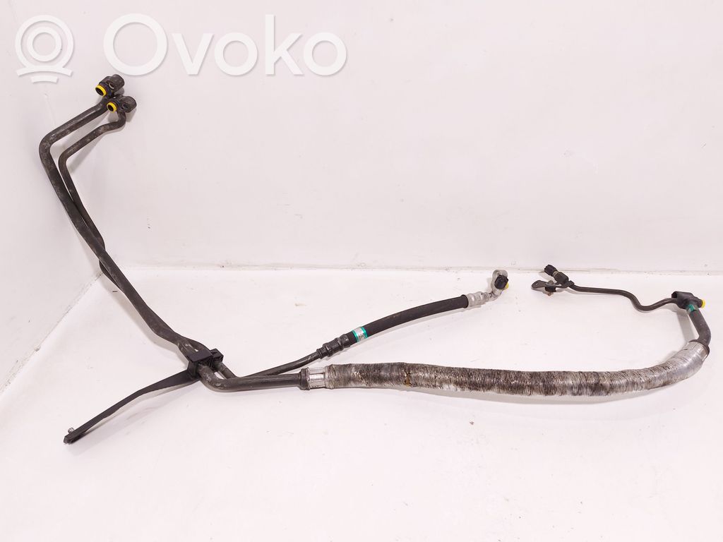 BMW 3 E46 Ilmastointilaitteen putki (A/C) 