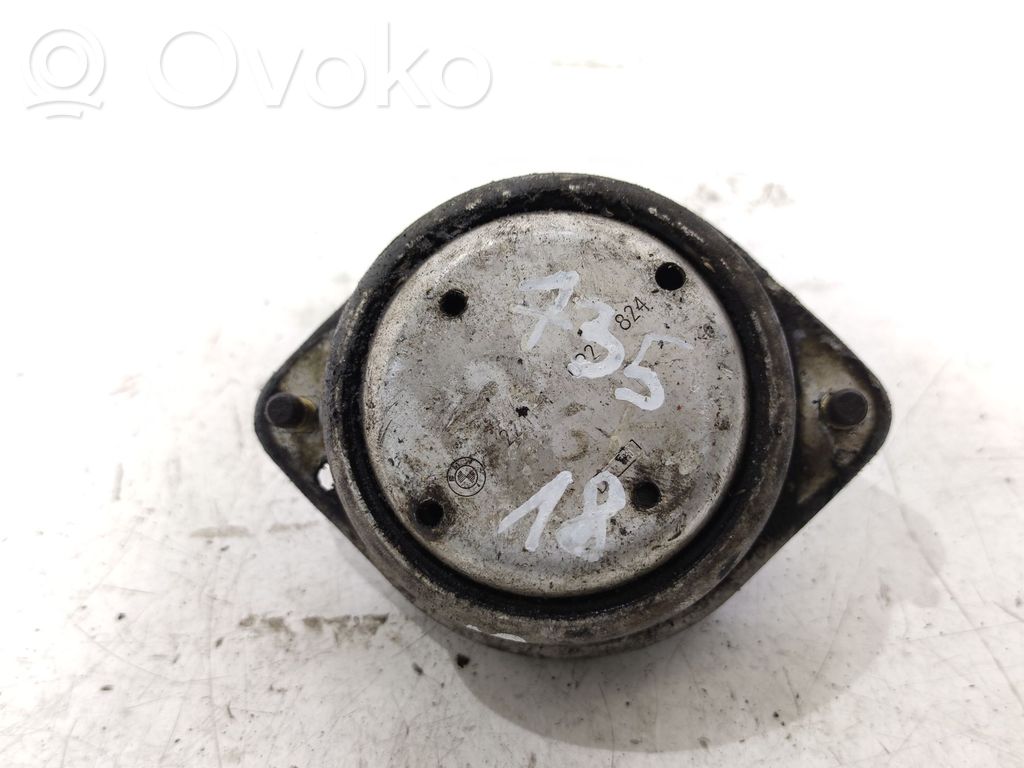 BMW 7 E38 Engine mount bracket 