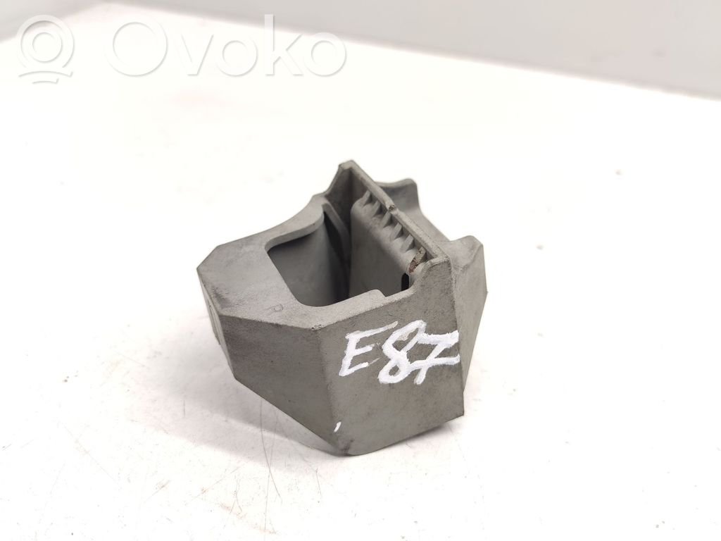BMW 1 E81 E87 Staffa di montaggio del radiatore 