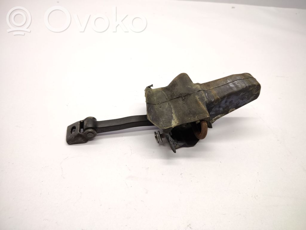 BMW 3 E46 Takaoven pidätin 