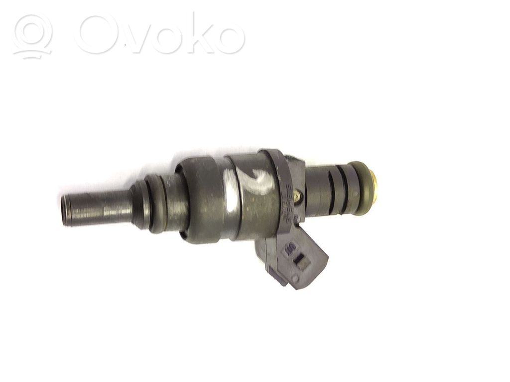 BMW 3 E46 Fuel injector 