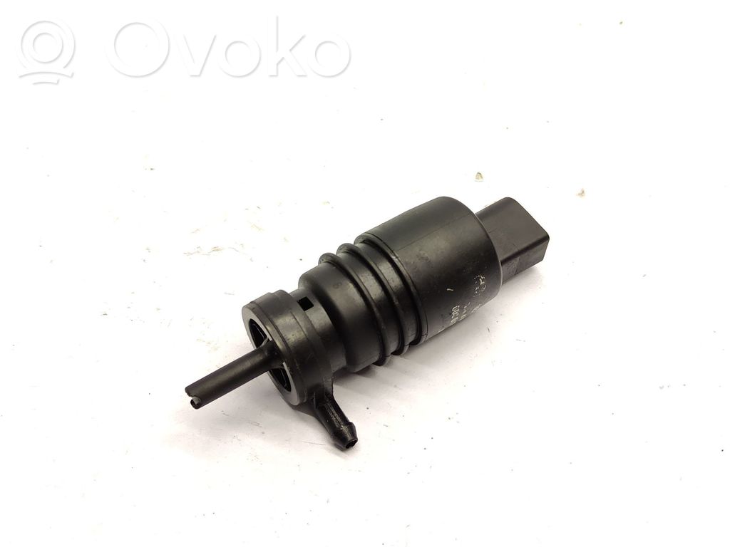 Windscreen/windshield washer pump   8362154