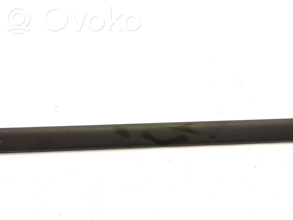 BMW 3 E46 Listwa tylnego błotnika 