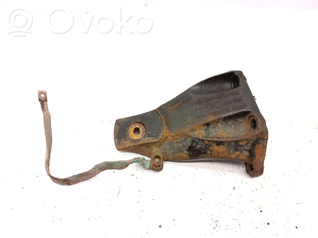 BMW 5 E60 E61 Engine mounting bracket 