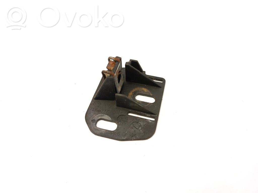 BMW 3 E90 E91 Fender mounting bracket 