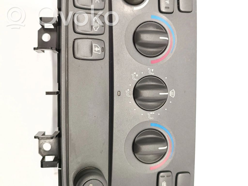 Climate control unit   9452367