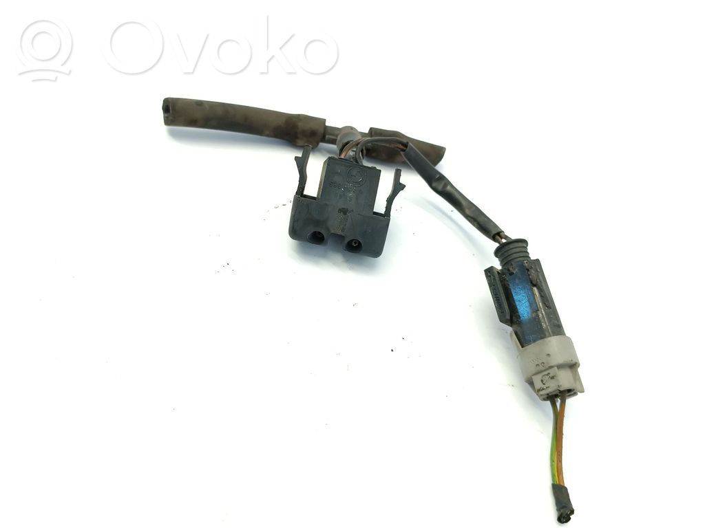 BMW 3 E46 Windshield washer spray nozzle 