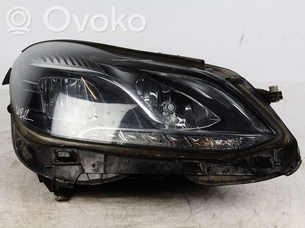 Mercedes-Benz E W212 Lampa przednia 