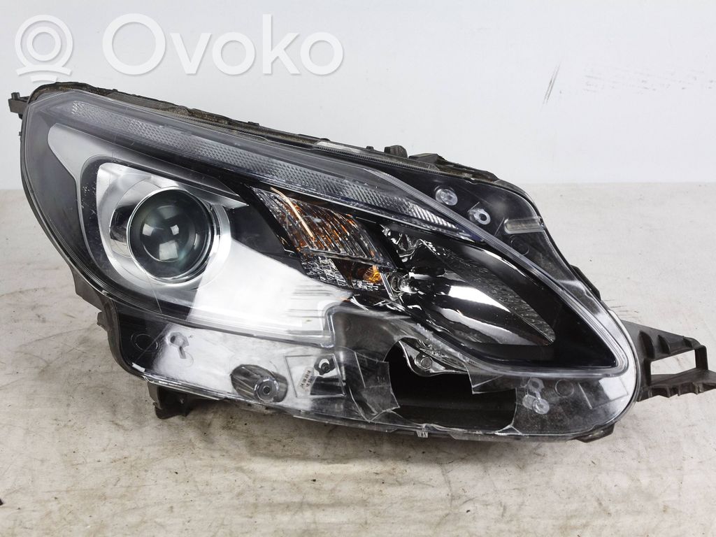 Peugeot 2008 I Headlight/headlamp 