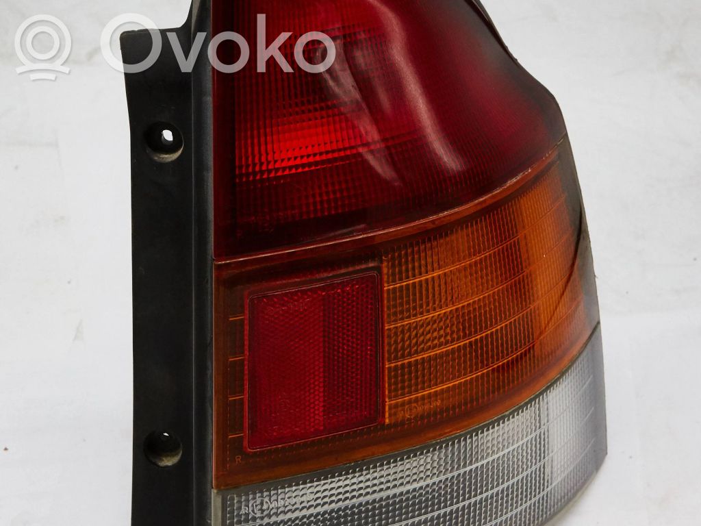 Mazda 323 Galinis žibintas kėbule 