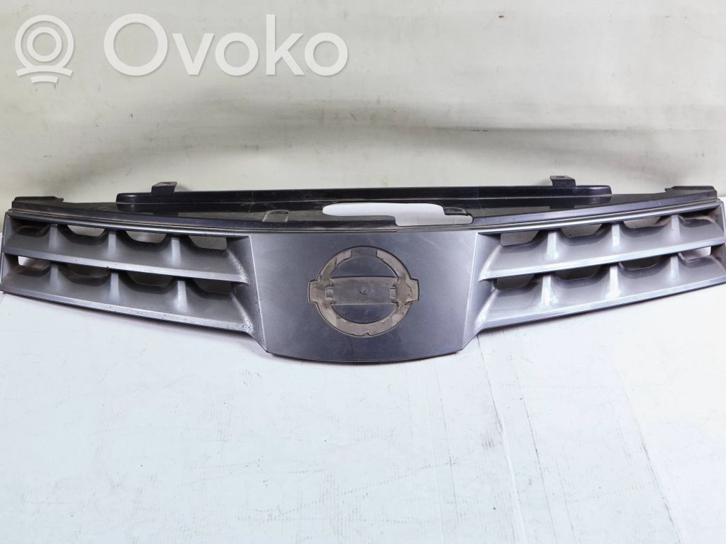 Nissan Note (E11) Front bumper upper radiator grill 