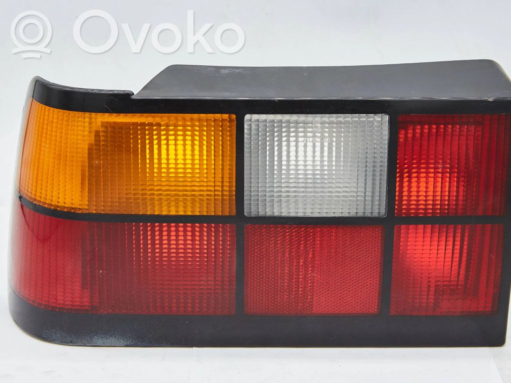 Volvo 440 Aizmugurējais lukturis virsbūvē 