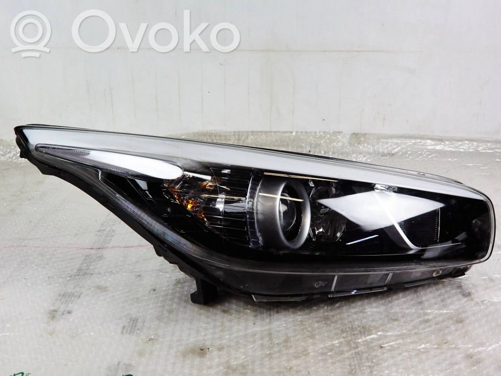 KIA Ceed Headlight/headlamp 