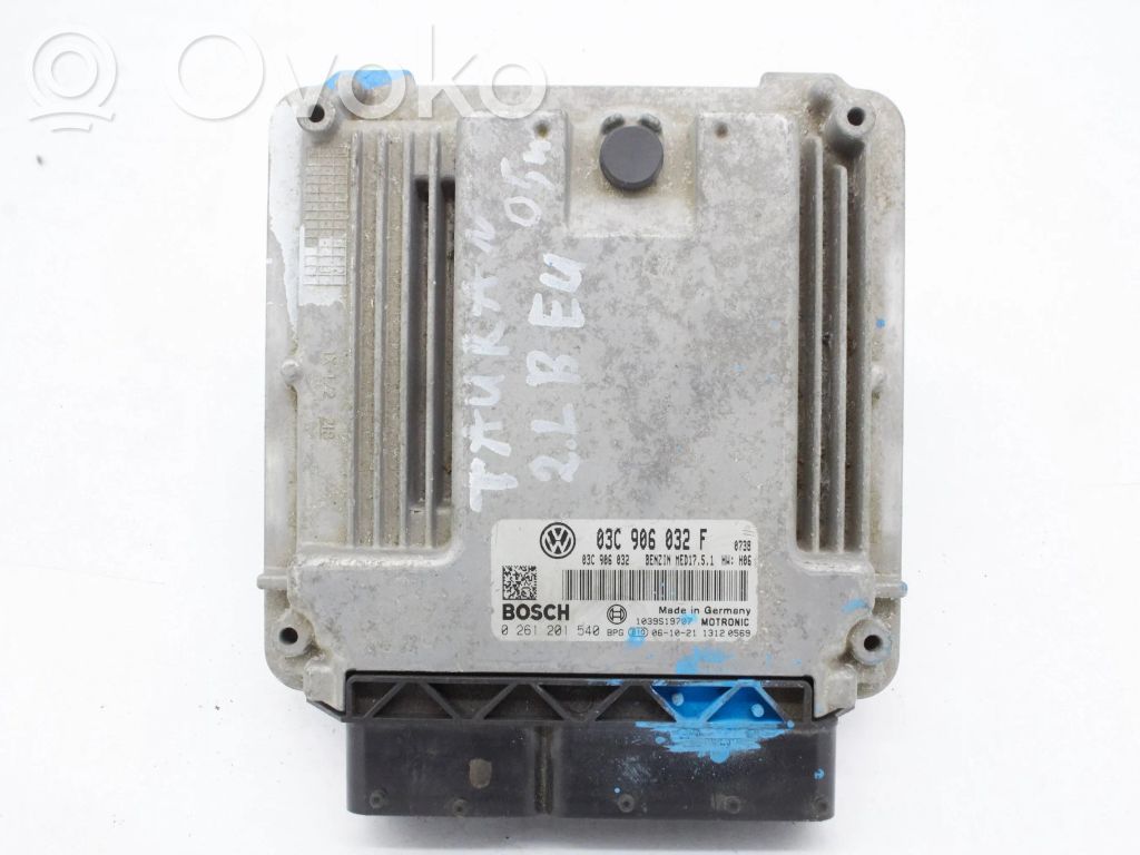 Volkswagen Touran I Engine control unit/module 