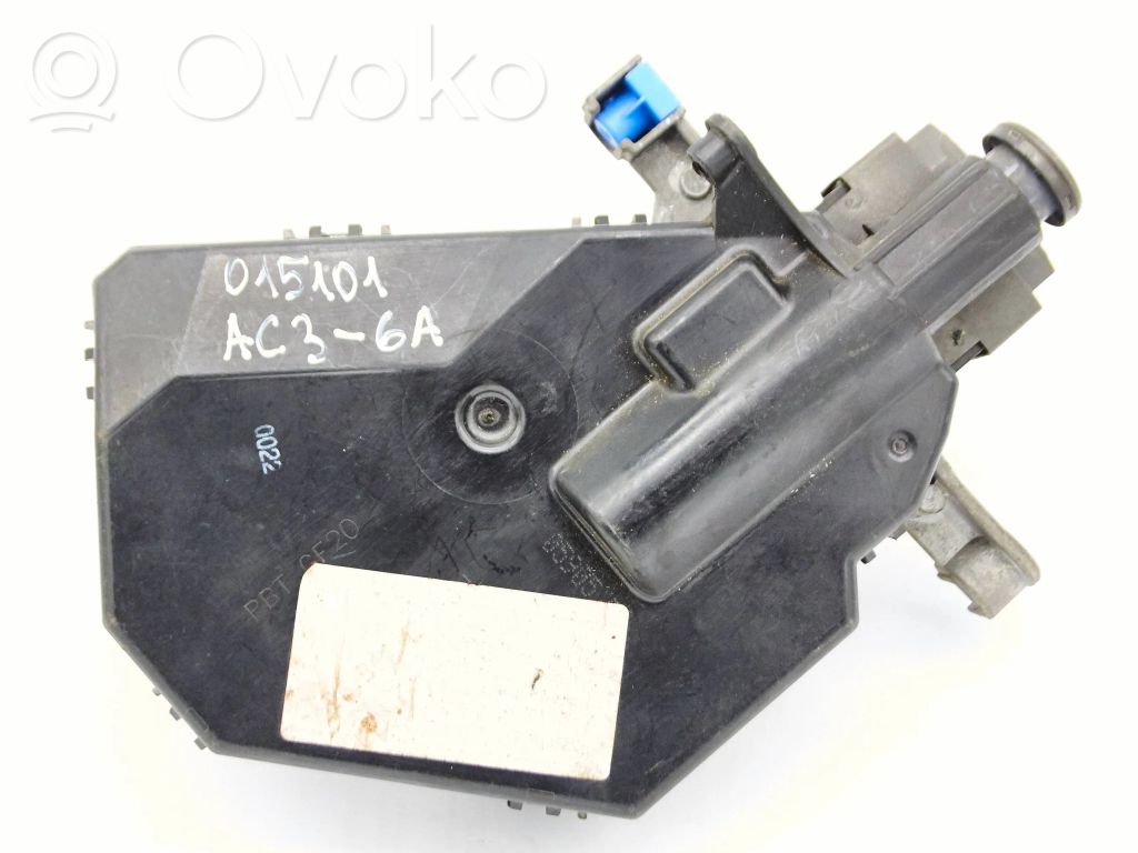 BMW 7 E65 E66 Užvedimo spynelė 